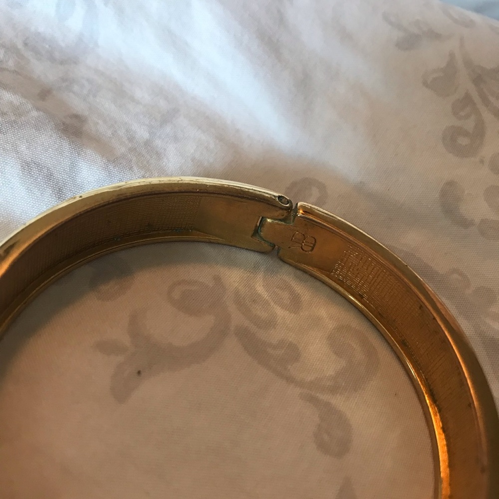 Cuff bracelet - Picture 2 of 5